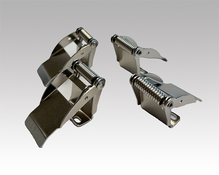 Beslag för fasta tak IR 92 (4 fästen/kit)